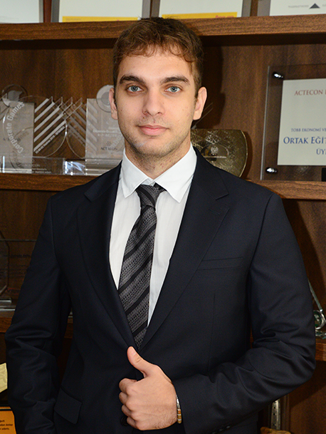 UMUT D. KOÇ